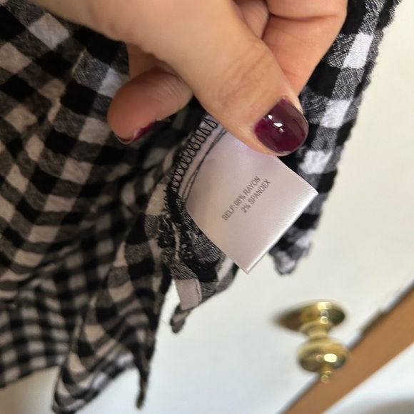 Jane and Delaney 2X black and white Buffalo check pop over tunic top - Picture 6 of 7